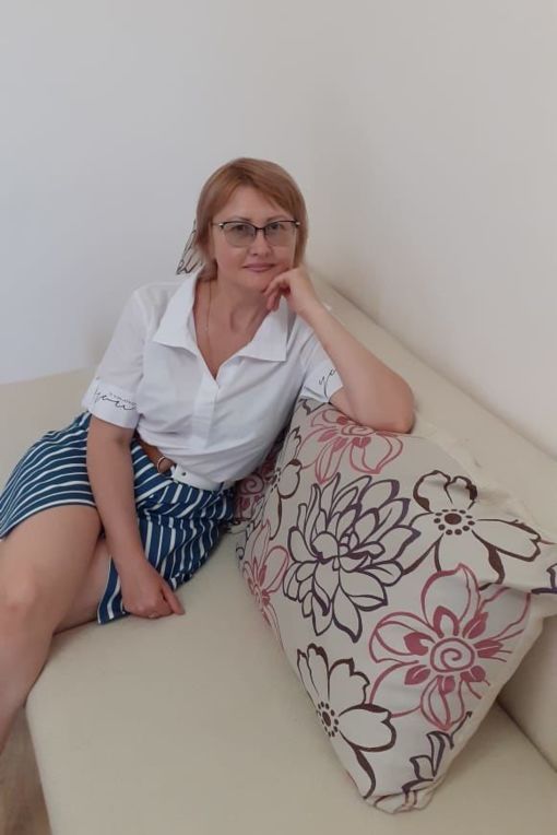 Массажистка   Антонина  